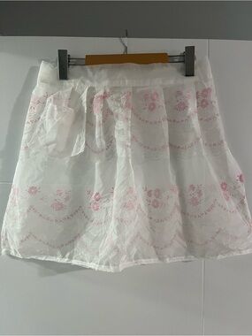 Vintage Sheer Apron With Pink Flower Detailing